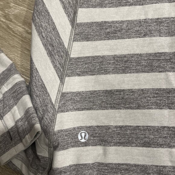 Lululemon Jacket Womens 2 Gray Race Your Pace Stripe 1/2 Zip Athletic Active - Picture 4 of 4